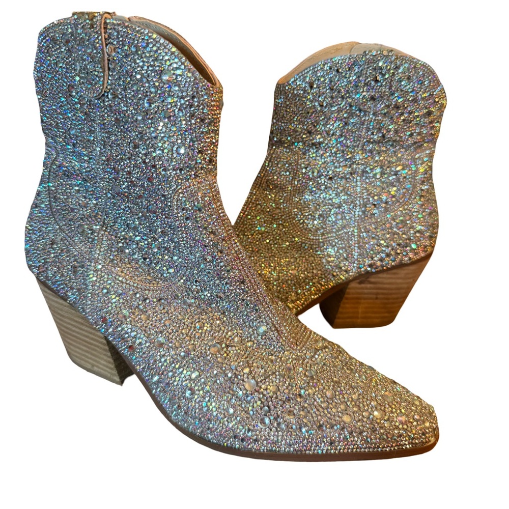 Betsey Johnson Pre-Loved Sz 9 Glittering Silver Rhinestone Heeled Boots (SH037) - Picture 2 of 9